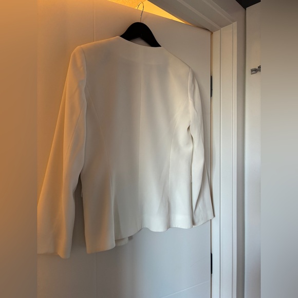 Judith and Charles ecru collarless hook front blazer size 8 - Picture 2 of 6